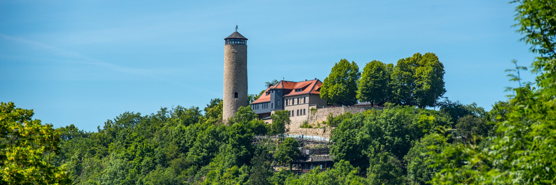 Blick zum Fuchsturm - Eins der sieben Wunder Jenas © JenaKultur, Foto: Christian Häcker